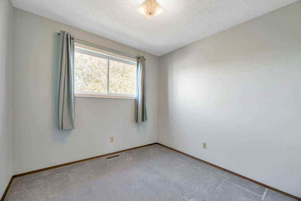 MLS® A2265165 - 543 Maidstone Drive NE in Marlborough Park Calgary, Residential