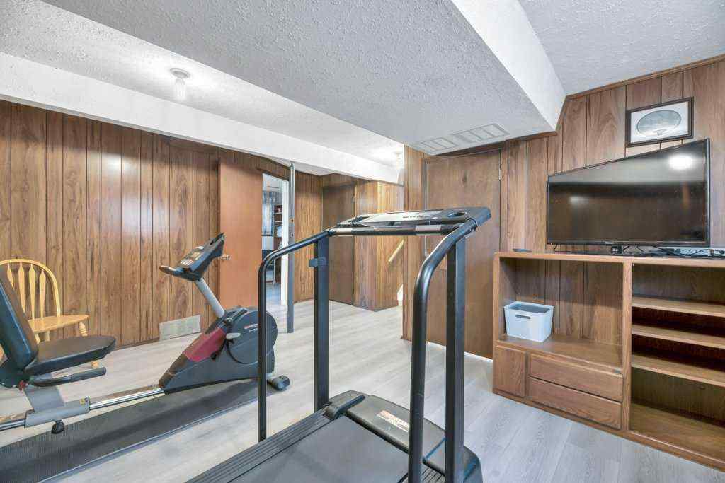 MLS® A2265165 - 543 Maidstone Drive NE in Marlborough Park Calgary, Residential