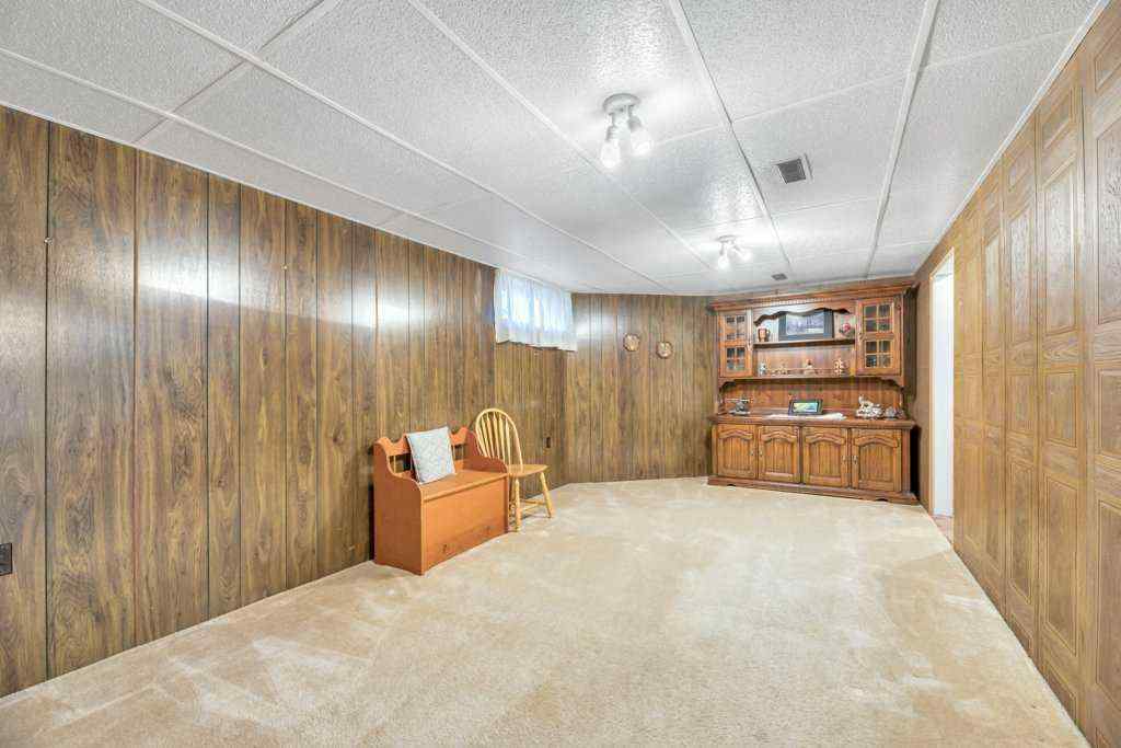 MLS® A2265165 - 543 Maidstone Drive NE in Marlborough Park Calgary, Residential