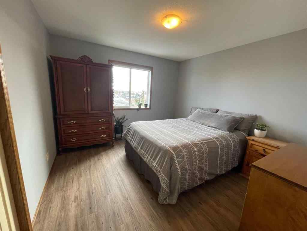 MLS® A2265166 - 63 Glensummit Close  in GlenEagles Cochrane, Residential
