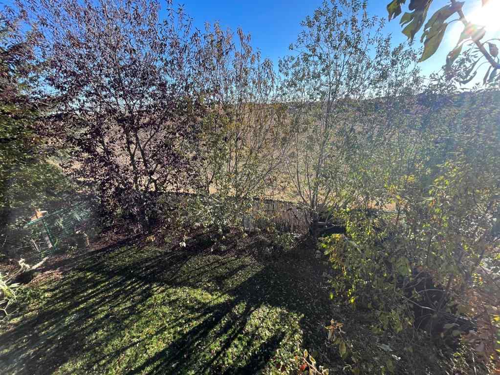 MLS® A2265166 - 63 Glensummit Close  in GlenEagles Cochrane, Residential