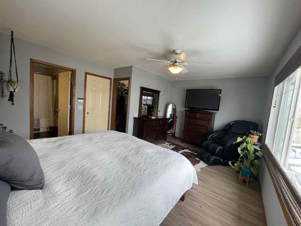 MLS® A2265166 - 63 Glensummit Close  in GlenEagles Cochrane, Residential