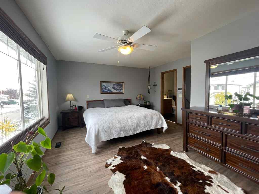 MLS® A2265166 - 63 Glensummit Close  in GlenEagles Cochrane, Residential