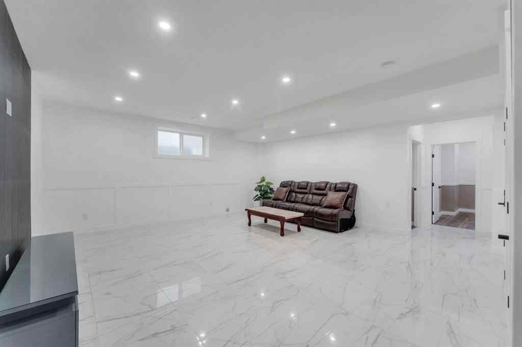 MLS® A2265169 - 7 Waterford Heights  in NONE Chestermere, Residential