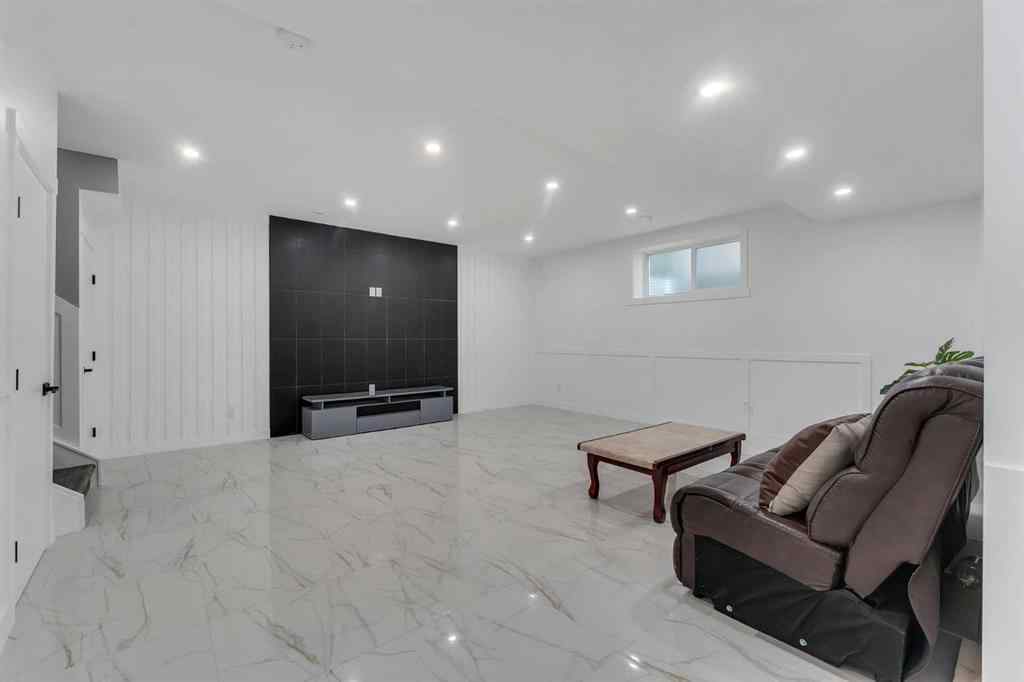 MLS® A2265169 - 7 Waterford Heights  in NONE Chestermere, Residential