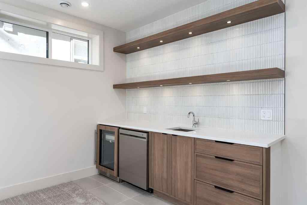 MLS® A2265179 - 716 18 Avenue NW in Mount Pleasant Calgary, Residential