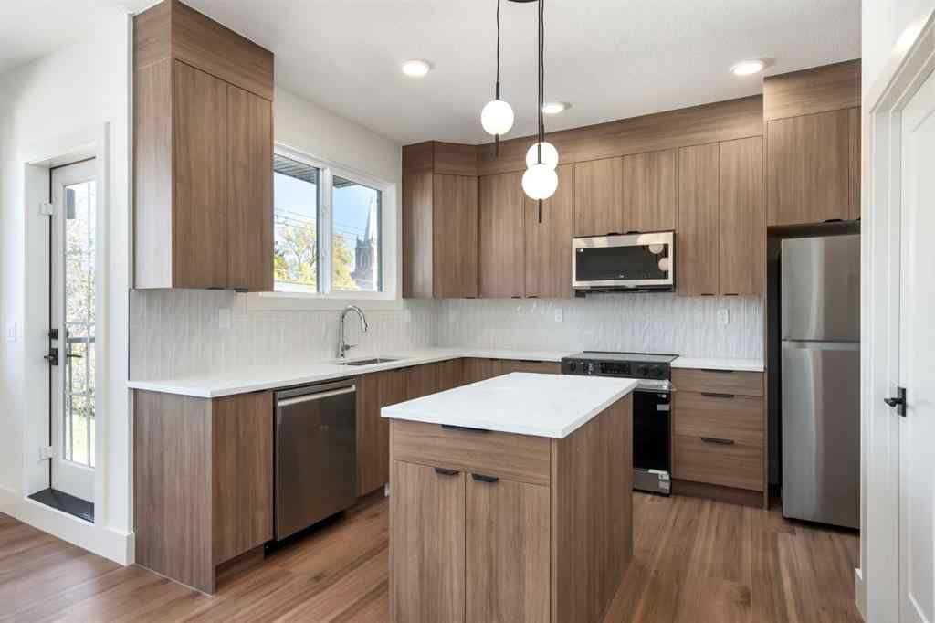 MLS® A2265179 - 716 18 Avenue NW in Mount Pleasant Calgary, Residential