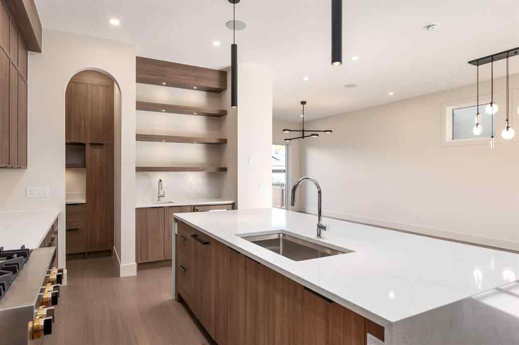 MLS® A2265179 - 716 18 Avenue NW in Mount Pleasant Calgary, Residential