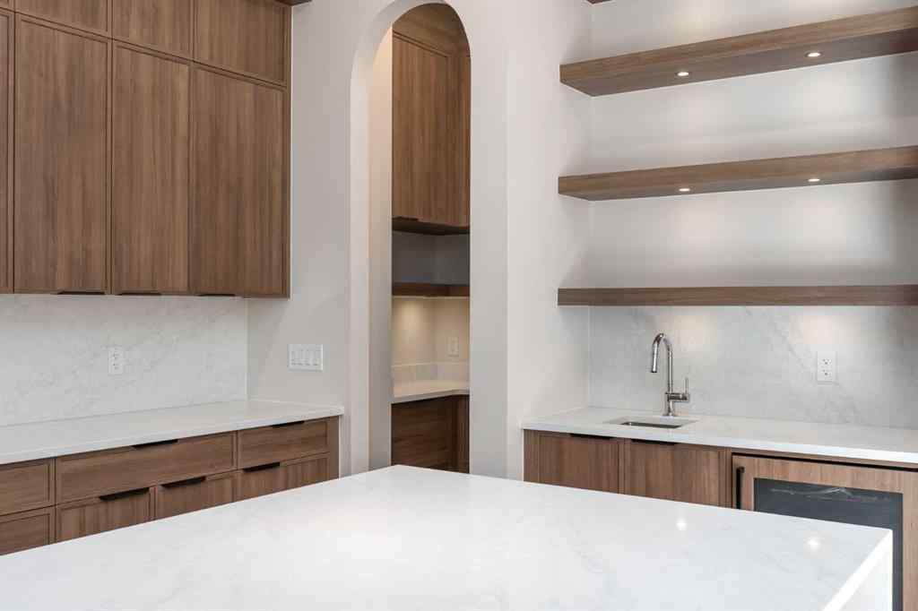 MLS® A2265179 - 716 18 Avenue NW in Mount Pleasant Calgary, Residential