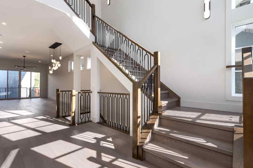 MLS® A2265179 - 716 18 Avenue NW in Mount Pleasant Calgary, Residential