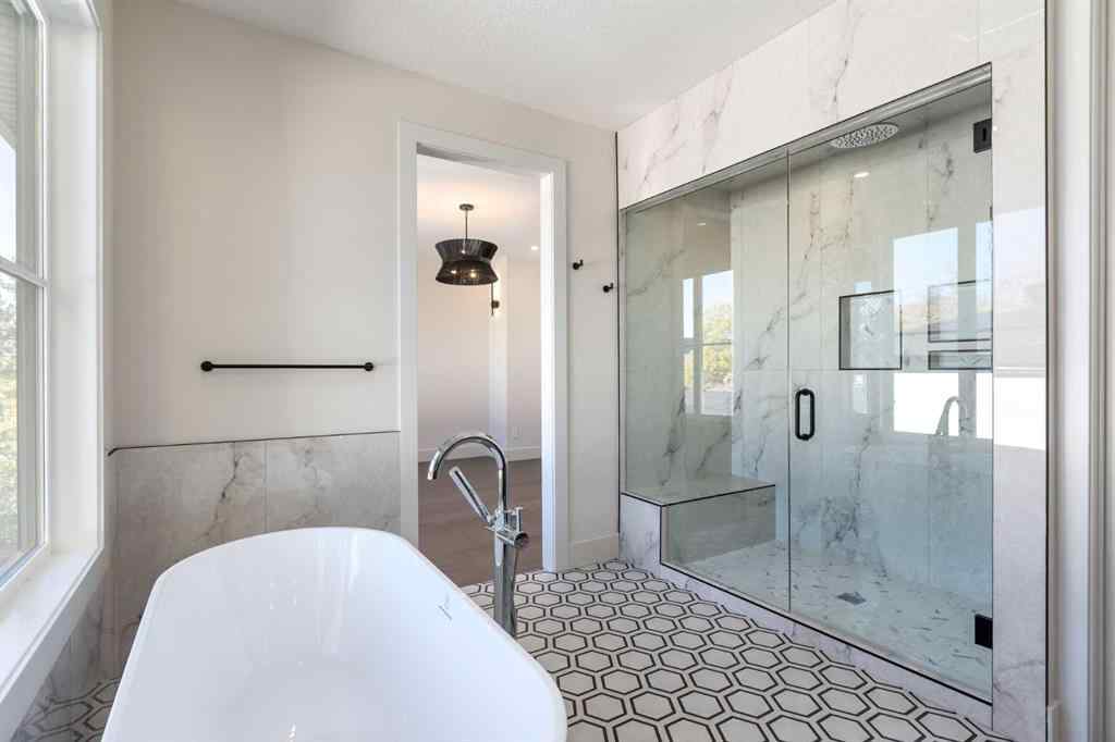 MLS® A2265179 - 716 18 Avenue NW in Mount Pleasant Calgary, Residential