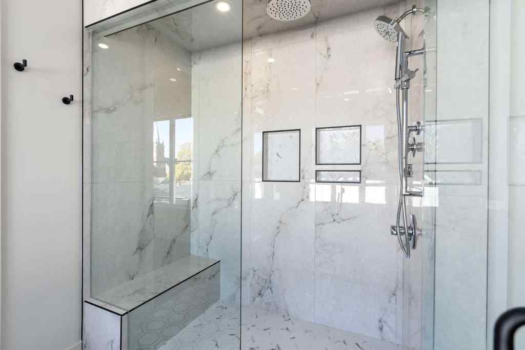 MLS® A2265179 - 716 18 Avenue NW in Mount Pleasant Calgary, Residential