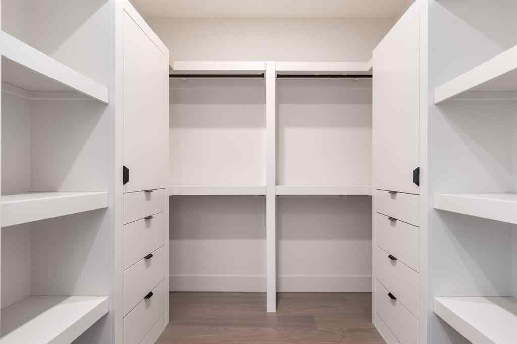 MLS® A2265179 - 716 18 Avenue NW in Mount Pleasant Calgary, Residential