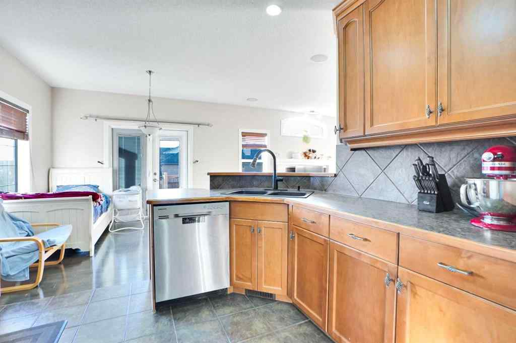 MLS® A2265182 - 3 Saddleland Crescent NE in Saddle Ridge Calgary, Residential