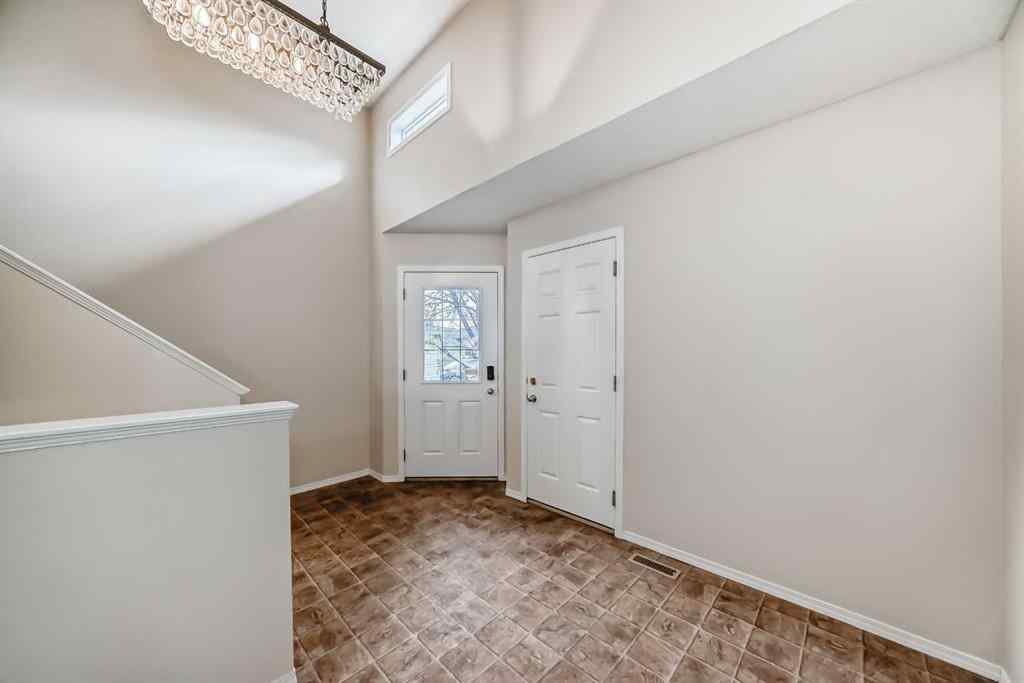 MLS® A2265183 - 576 Stonegate Way NW in Stonegate Airdrie, Residential