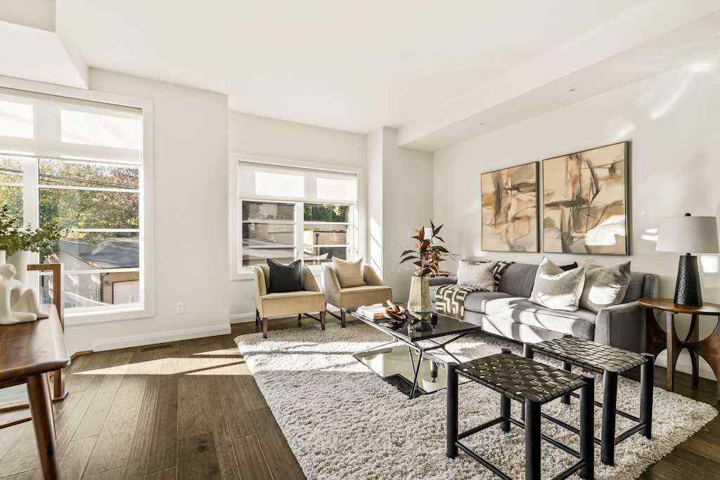 MLS® A2265185 - 125 41 Avenue SW in Parkhill Calgary, Residential