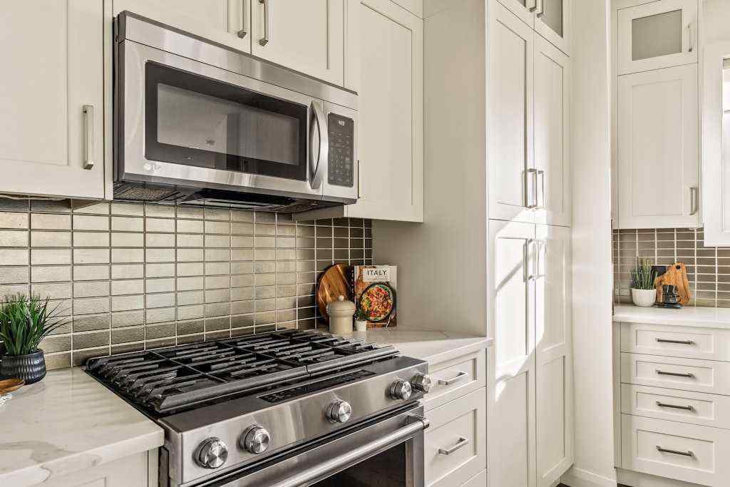 MLS® A2265185 - 125 41 Avenue SW in Parkhill Calgary, Residential