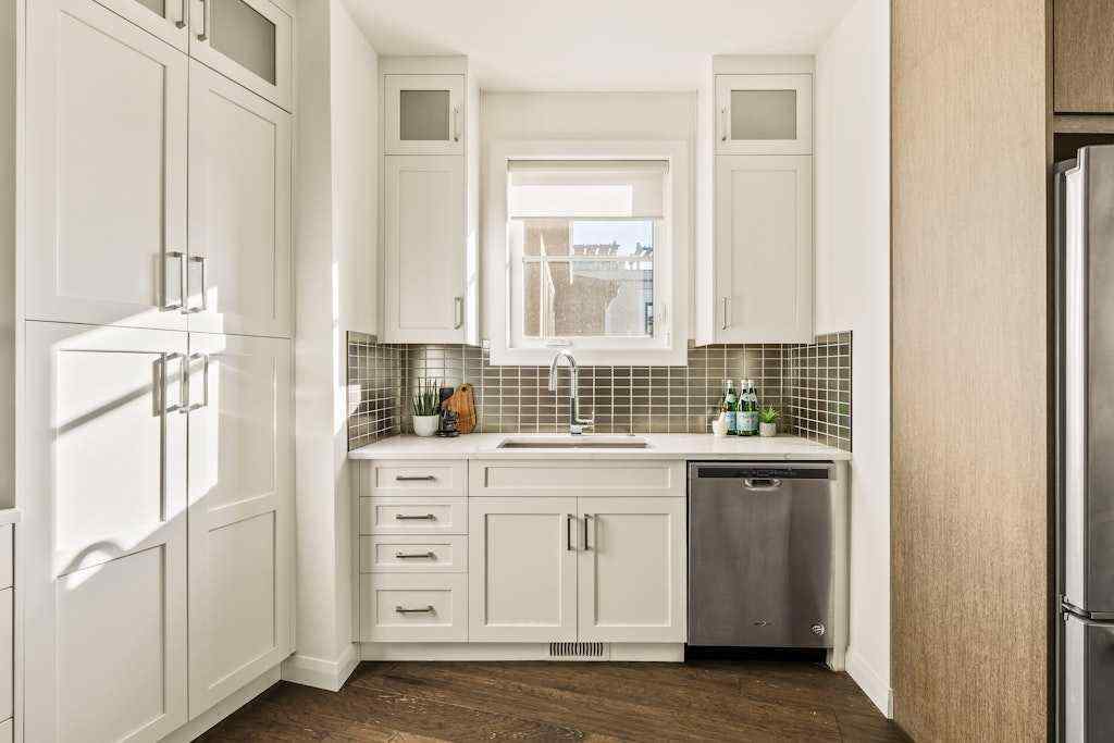 MLS® A2265185 - 125 41 Avenue SW in Parkhill Calgary, Residential