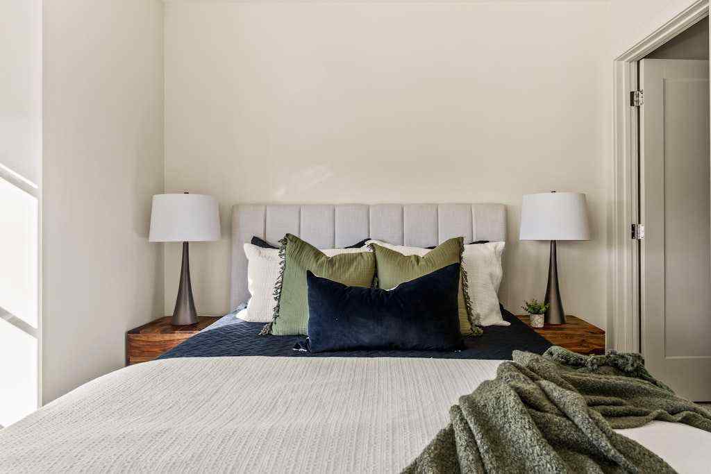 MLS® A2265185 - 125 41 Avenue SW in Parkhill Calgary, Residential