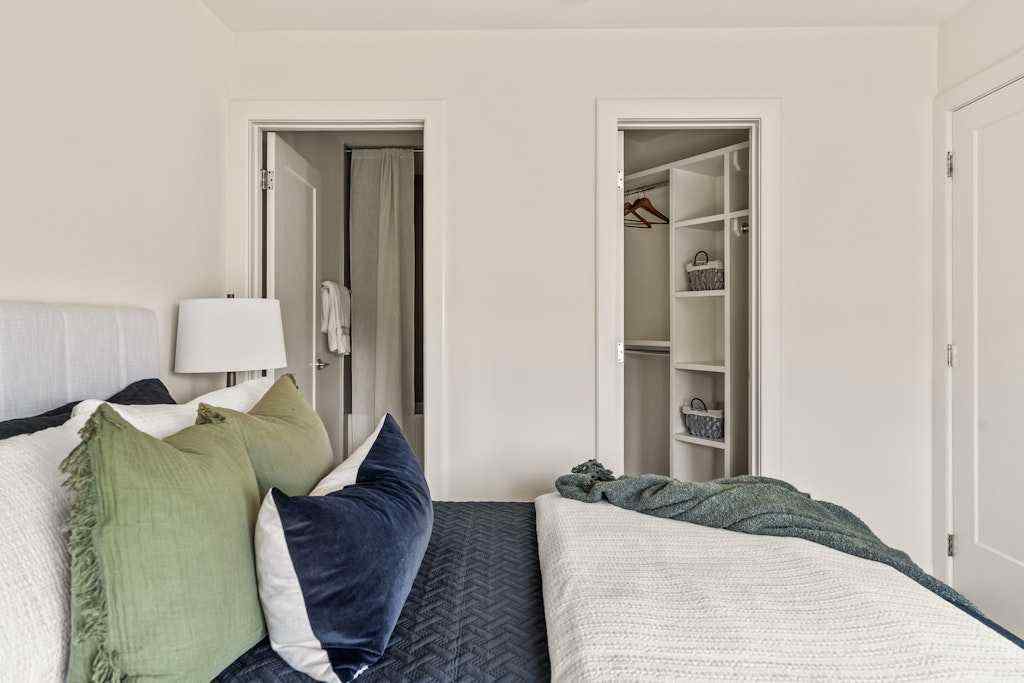 MLS® A2265185 - 125 41 Avenue SW in Parkhill Calgary, Residential