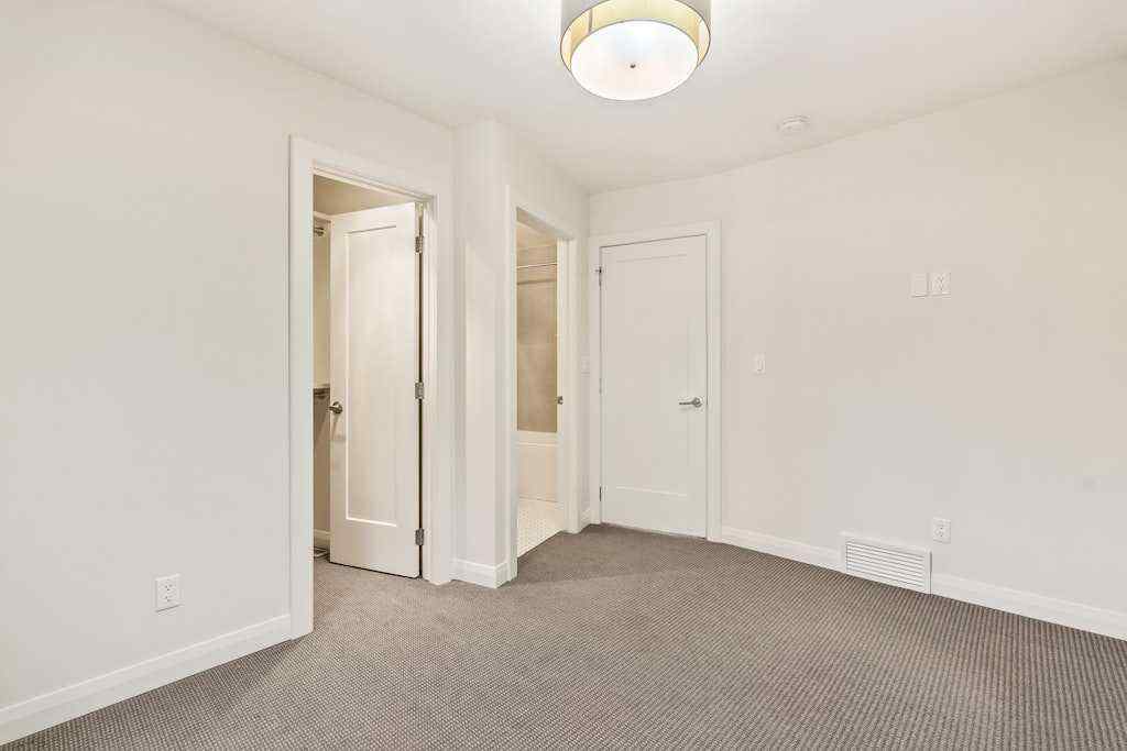 MLS® A2265185 - 125 41 Avenue SW in Parkhill Calgary, Residential