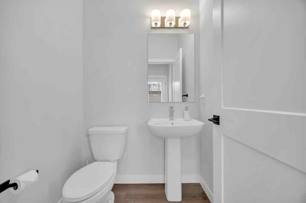 MLS® A2265189 - 32 Silverton Glen Green SW in Silverado Calgary, Residential