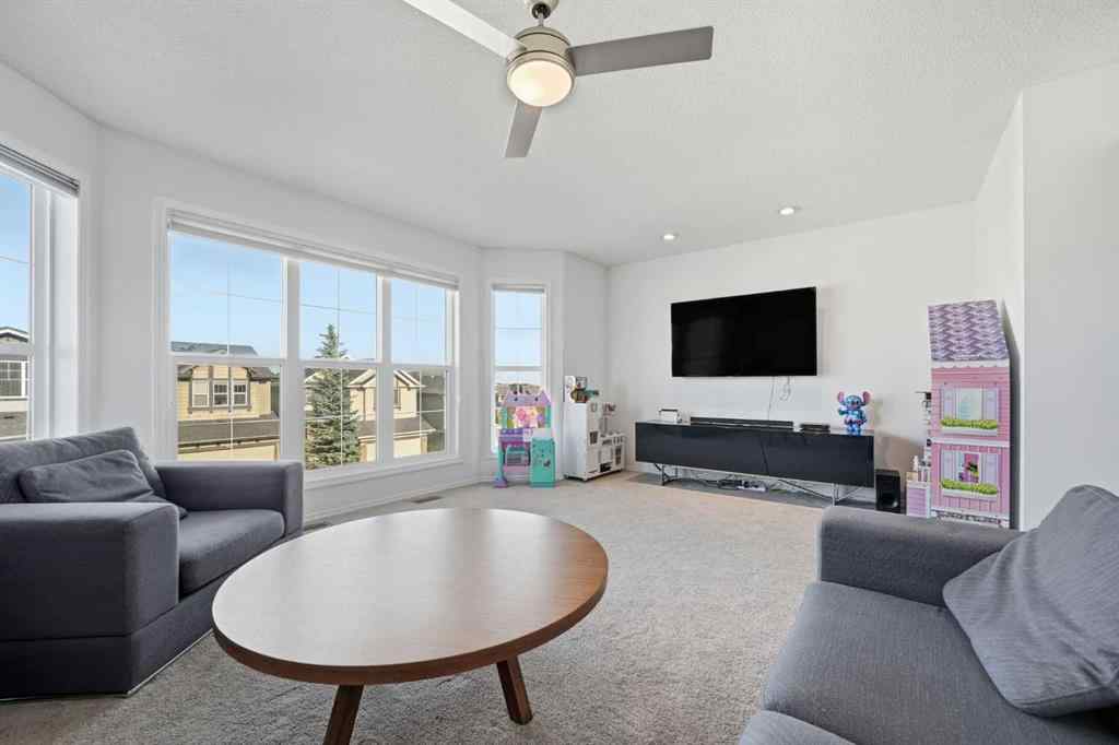 MLS® A2265190 - 587 Panora Way NW in Panorama Hills Calgary, Residential