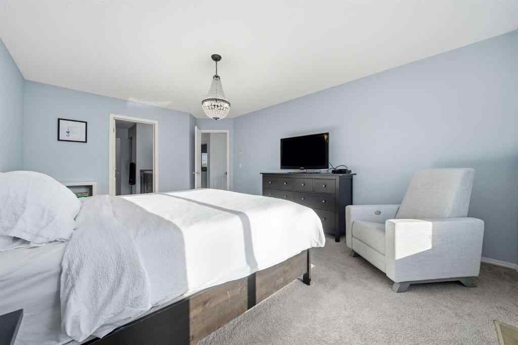 MLS® A2265190 - 587 Panora Way NW in Panorama Hills Calgary, Residential