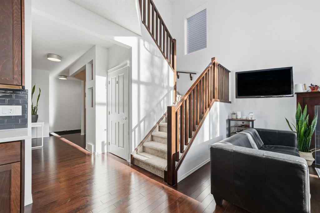 MLS® A2265190 - 587 Panora Way NW in Panorama Hills Calgary, Residential