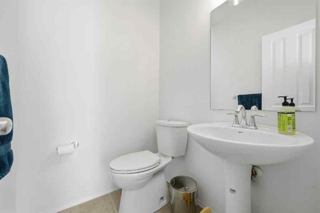 MLS® A2265190 - 587 Panora Way NW in Panorama Hills Calgary, Residential