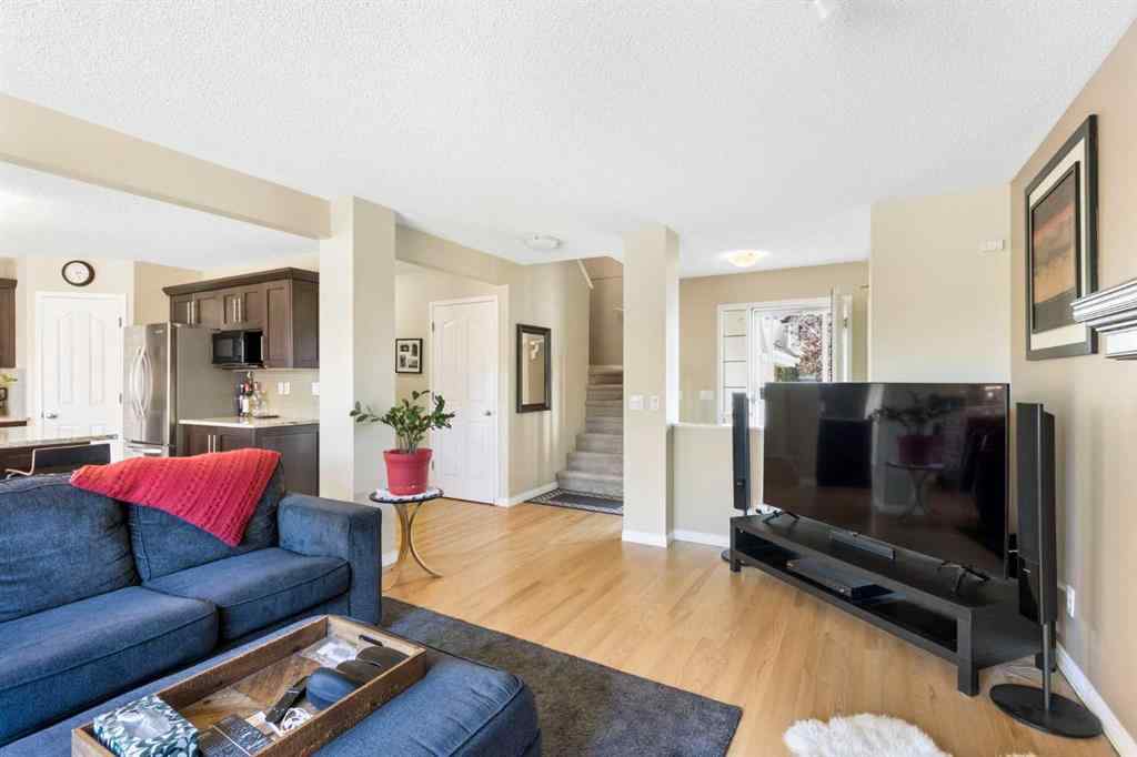 MLS® A2265193 - 38 Spring Crescent SW in Springbank Hill Calgary, Residential