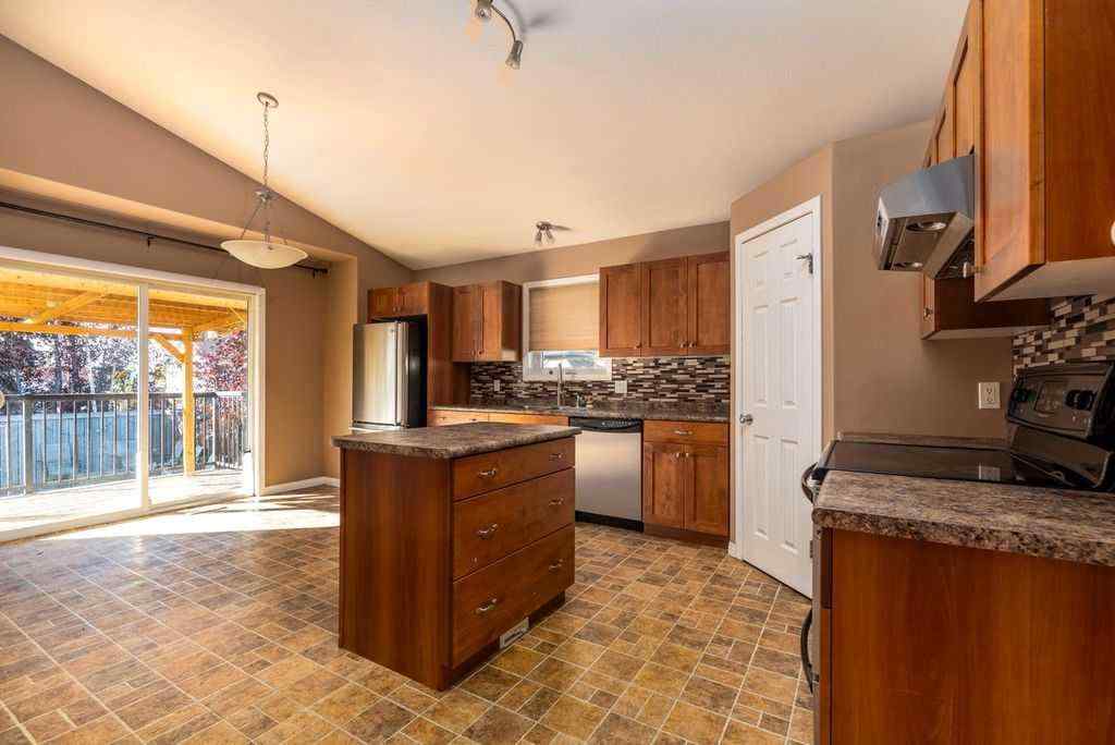 MLS® A2265196 - 6711 39A Street  in Parkview Estates Lloydminster, Residential