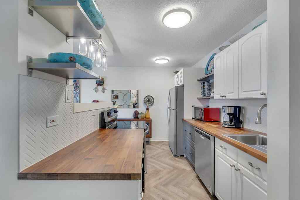 MLS® A2265197 - Unit #205 1626 14 Avenue SW in Sunalta Calgary, Residential