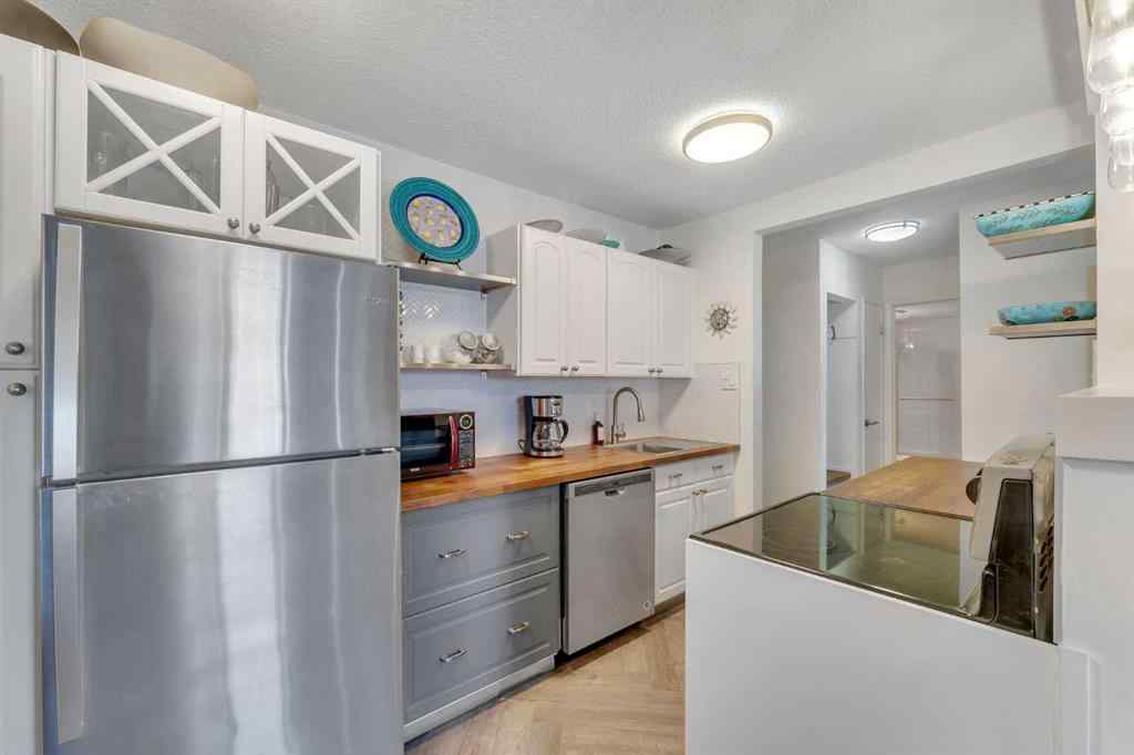 MLS® A2265197 - Unit #205 1626 14 Avenue SW in Sunalta Calgary, Residential