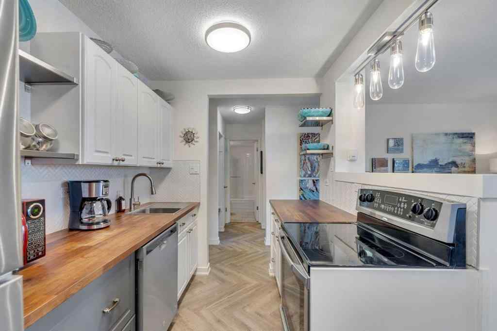 MLS® A2265197 - Unit #205 1626 14 Avenue SW in Sunalta Calgary, Residential