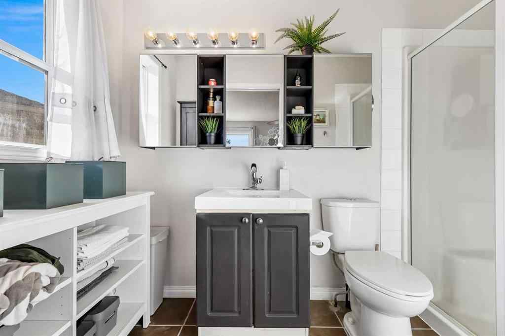 MLS® A2265204 - 248 Douglas Ridge Green SE in Douglasdale/Glen Calgary, Residential