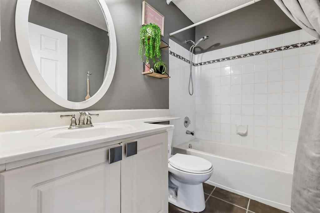 MLS® A2265204 - 248 Douglas Ridge Green SE in Douglasdale/Glen Calgary, Residential