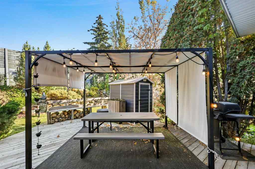 MLS® A2265204 - 248 Douglas Ridge Green SE in Douglasdale/Glen Calgary, Residential