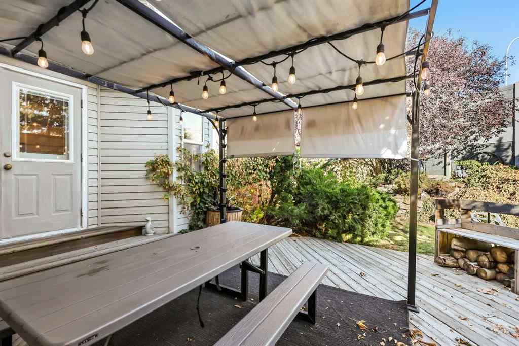 MLS® A2265204 - 248 Douglas Ridge Green SE in Douglasdale/Glen Calgary, Residential