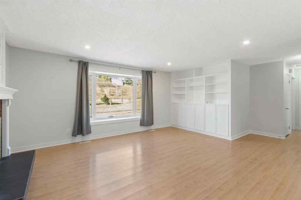 MLS® A2265205 - 1452 Lake Sylvan Drive SE in Bonavista Downs Calgary, Residential