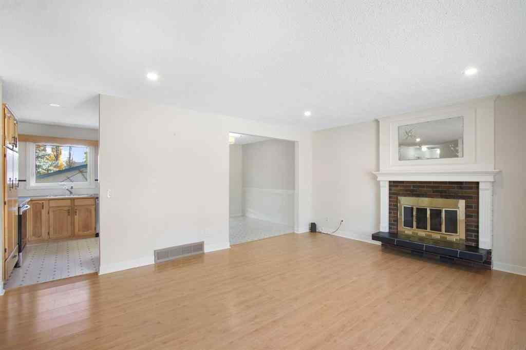 MLS® A2265205 - 1452 Lake Sylvan Drive SE in Bonavista Downs Calgary, Residential