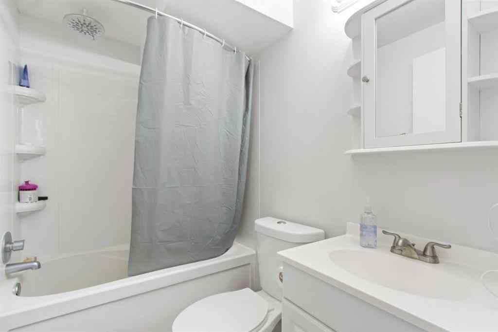 MLS® A2265205 - 1452 Lake Sylvan Drive SE in Bonavista Downs Calgary, Residential