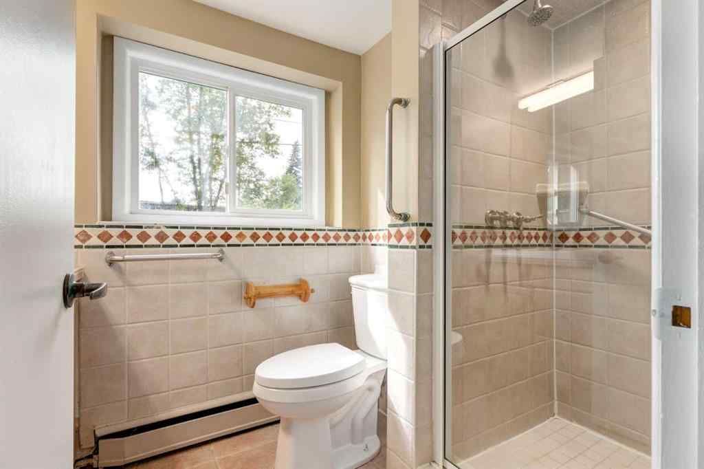 MLS® A2265208 - 911 80 Avenue SW in Chinook Park Calgary, Residential