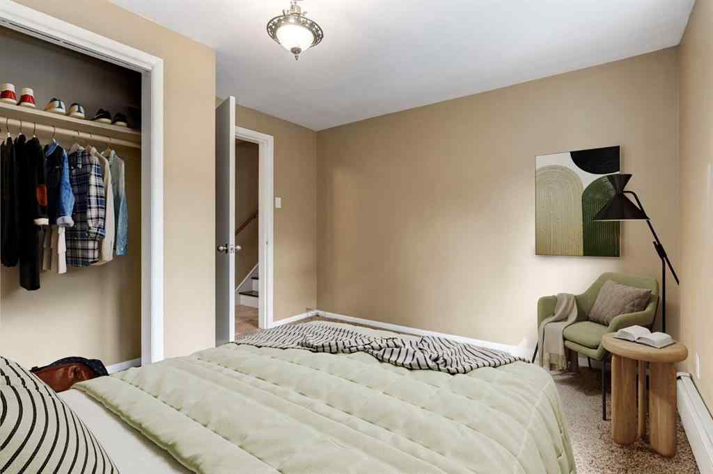 MLS® A2265208 - 911 80 Avenue SW in Chinook Park Calgary, Residential