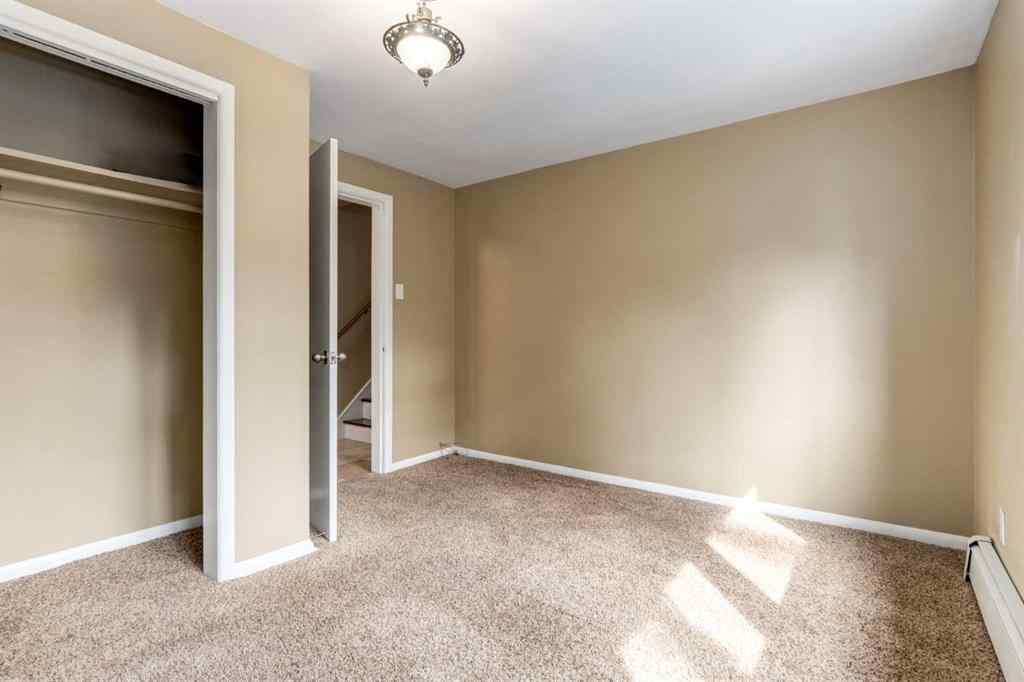 MLS® A2265208 - 911 80 Avenue SW in Chinook Park Calgary, Residential