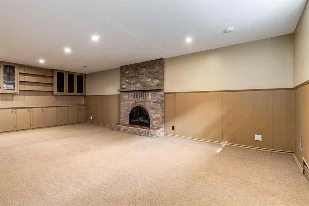 MLS® A2265208 - 911 80 Avenue SW in Chinook Park Calgary, Residential