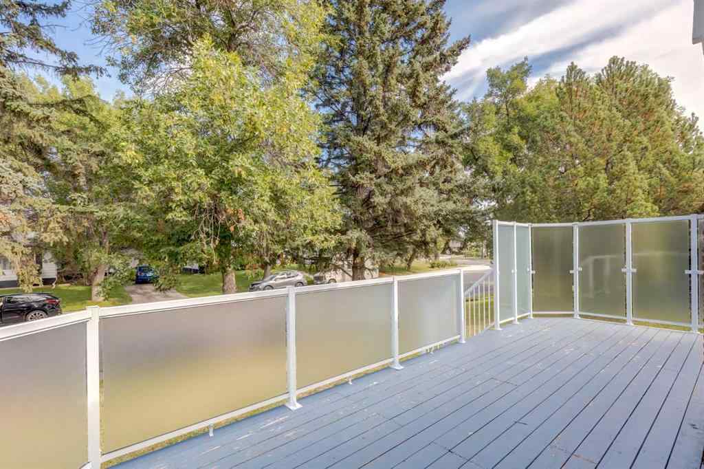 MLS® A2265208 - 911 80 Avenue SW in Chinook Park Calgary, Residential