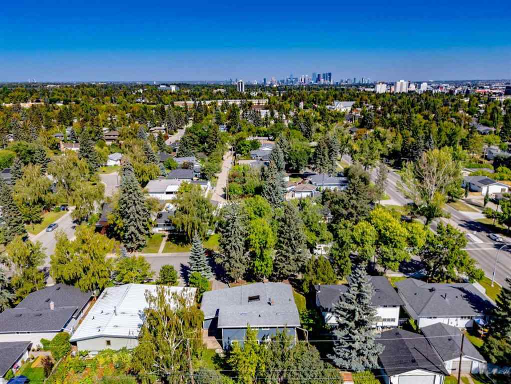 MLS® A2265208 - 911 80 Avenue SW in Chinook Park Calgary, Residential
