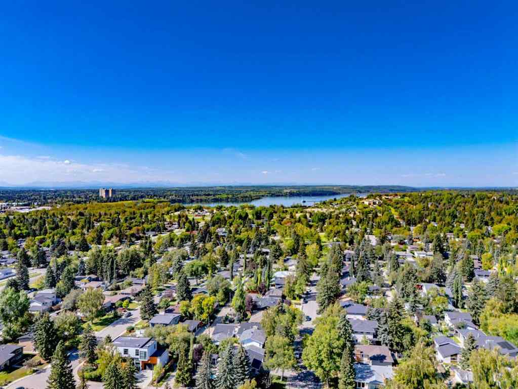 MLS® A2265208 - 911 80 Avenue SW in Chinook Park Calgary, Residential