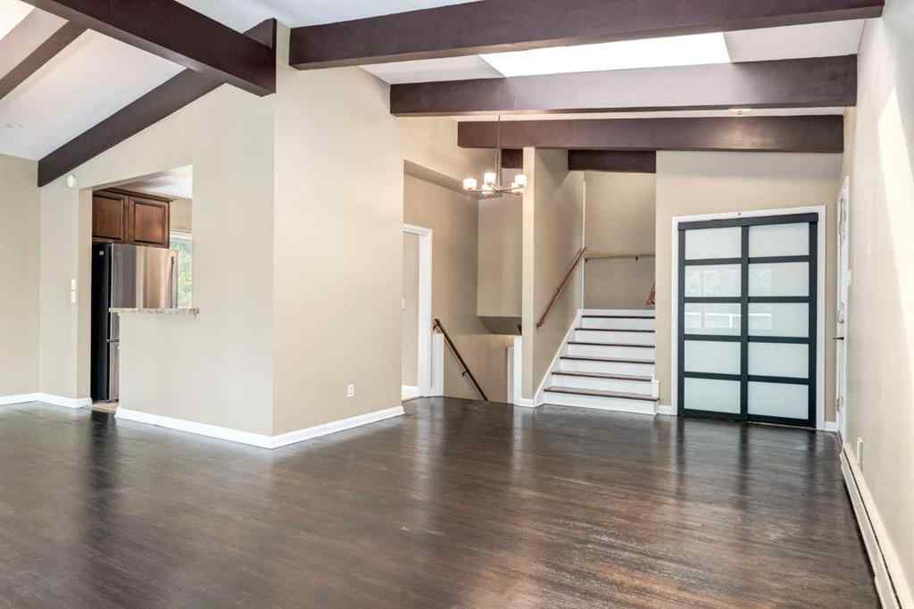 MLS® A2265208 - 911 80 Avenue SW in Chinook Park Calgary, Residential